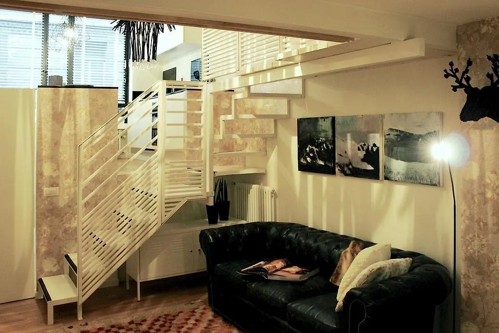 Rossosegnale Milano Loft Apartment Italy